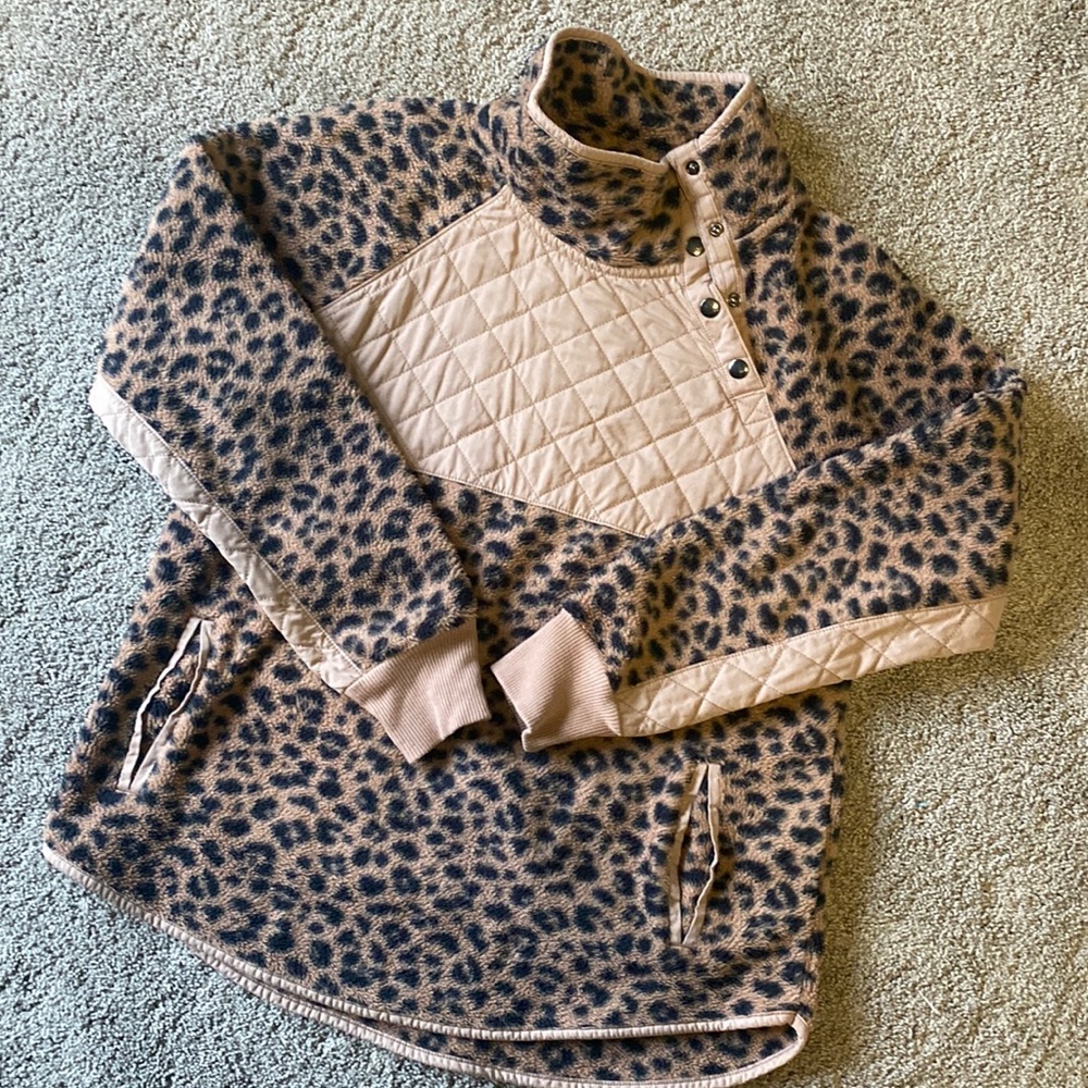 Abercrombie Asymmetrical Snap-Up Fleece, Leopard Print, Size L
